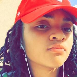 Meet your Posher, Denisha